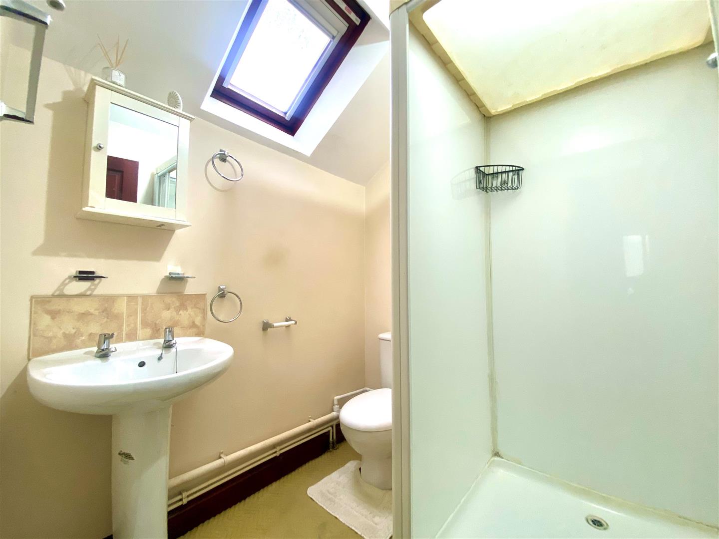 1 THE COURTYARD, WERN DEW FARM, ABERKENFIG.